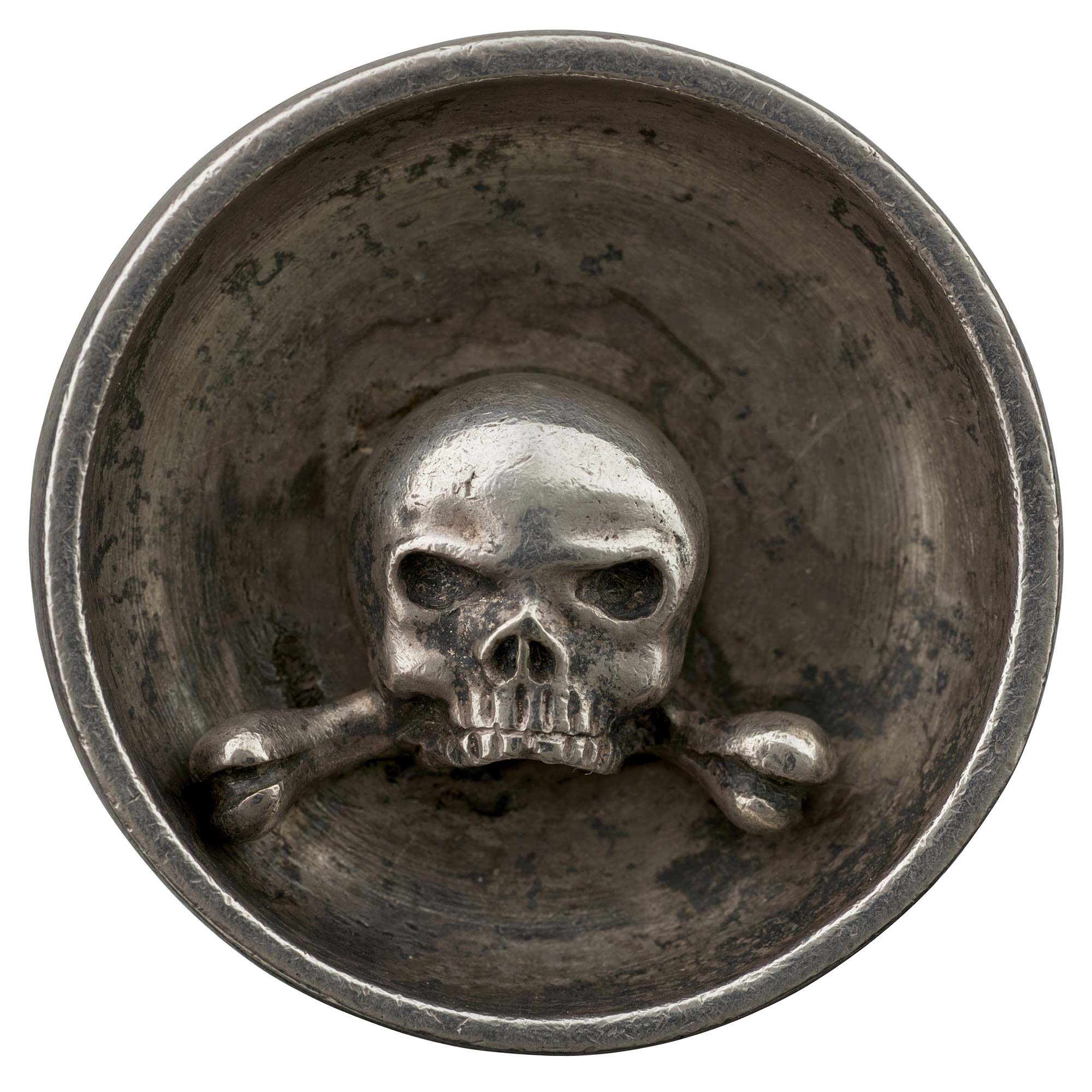 Silver medal depicting a skull and bones