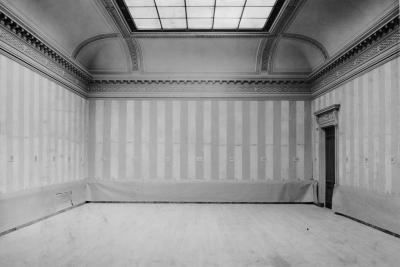 photo of empty gallery with skylight, circa 1935