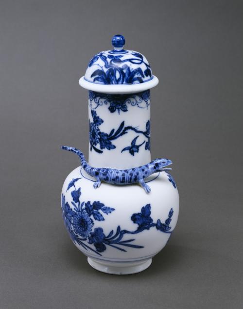 Blue and white porcelain vase with lid