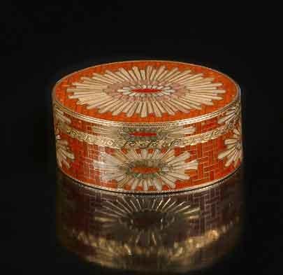 snuffbox with sunshine pattern