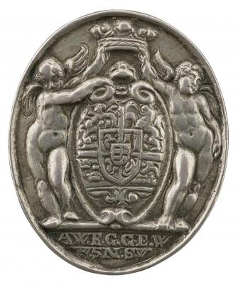 Silver medal depicting two cupids holding a crown above the coat of arms of the House of Oldenburg