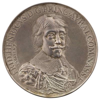 Silver portrait medal of Prince Frederick Henry of Orange-Nassau wearing a flat lace collar, a commander’s sash, and armor decorated with the badge of the Order of the Garter
