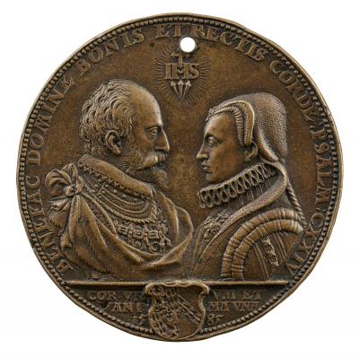 Bronze medal of a man and woman in profile facing each other. The man is balding and bearded, armored, and wearing the Order of the Golden Fleece. The woman wears a ruff and gable hood