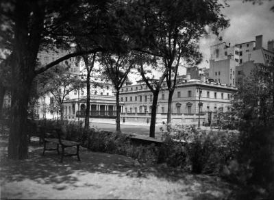 Black-and-white photo of The Frick Collection's 1927 façade, from the Central Park side of 5th Ave
