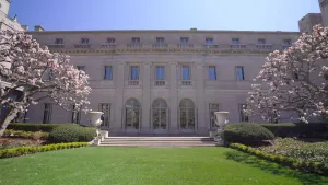 View of The Frick Collection from 5th Avenue